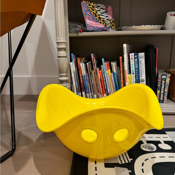 Fat Brain swiss design Yellow Kids Toy / chair - Picture 9 of 12